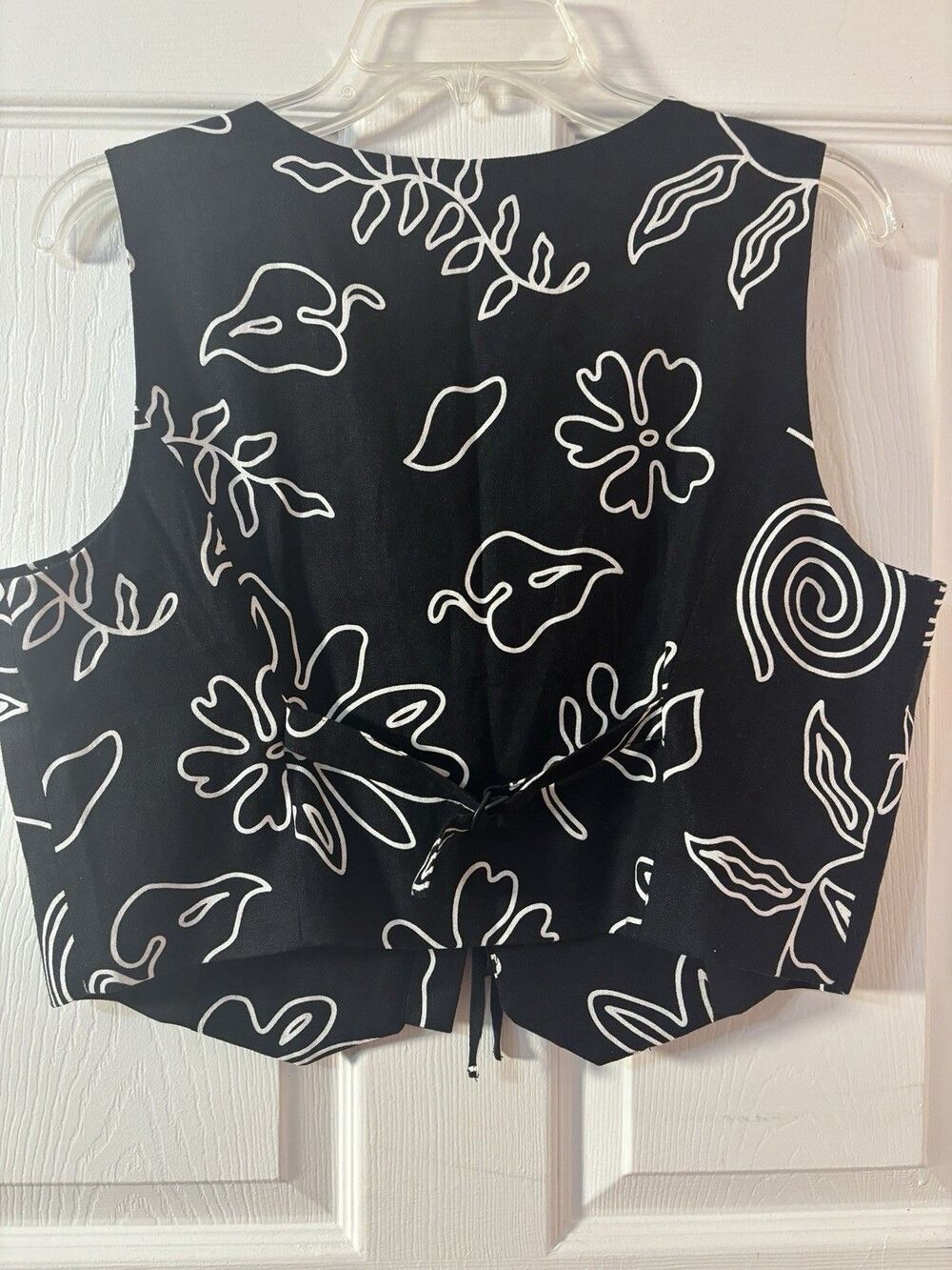 Rachel Zoe Black/White Abstract Woven V-Neck Sleeveless Tie Cropped Blouse M - Picture 9 of 12